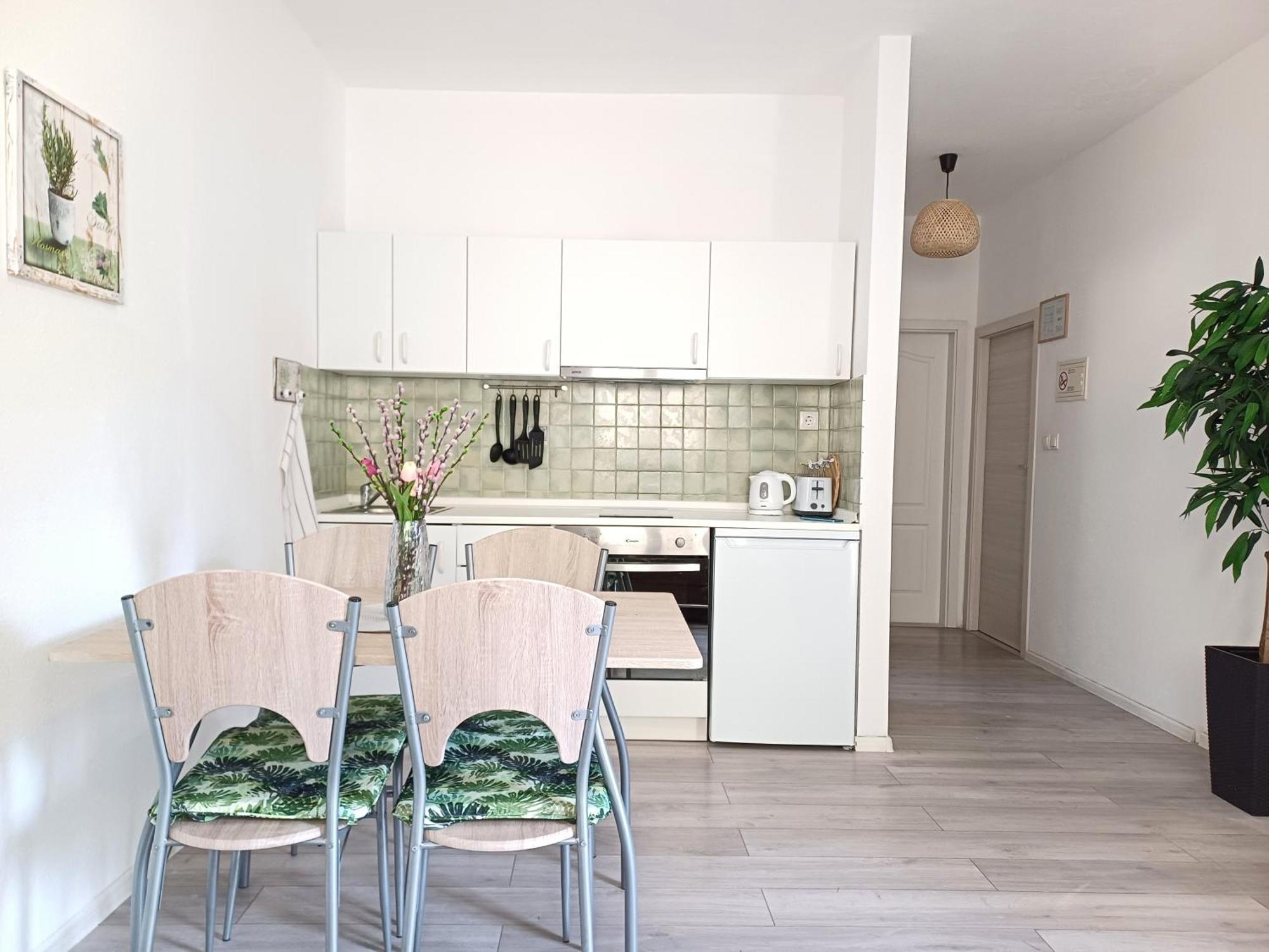 Apartments Sun & Sea Dugi Rat Exterior photo
